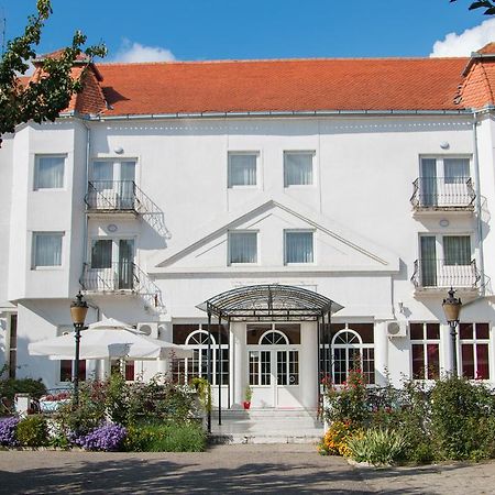 Beli Dvor Hotel Sombor Ngoại thất bức ảnh